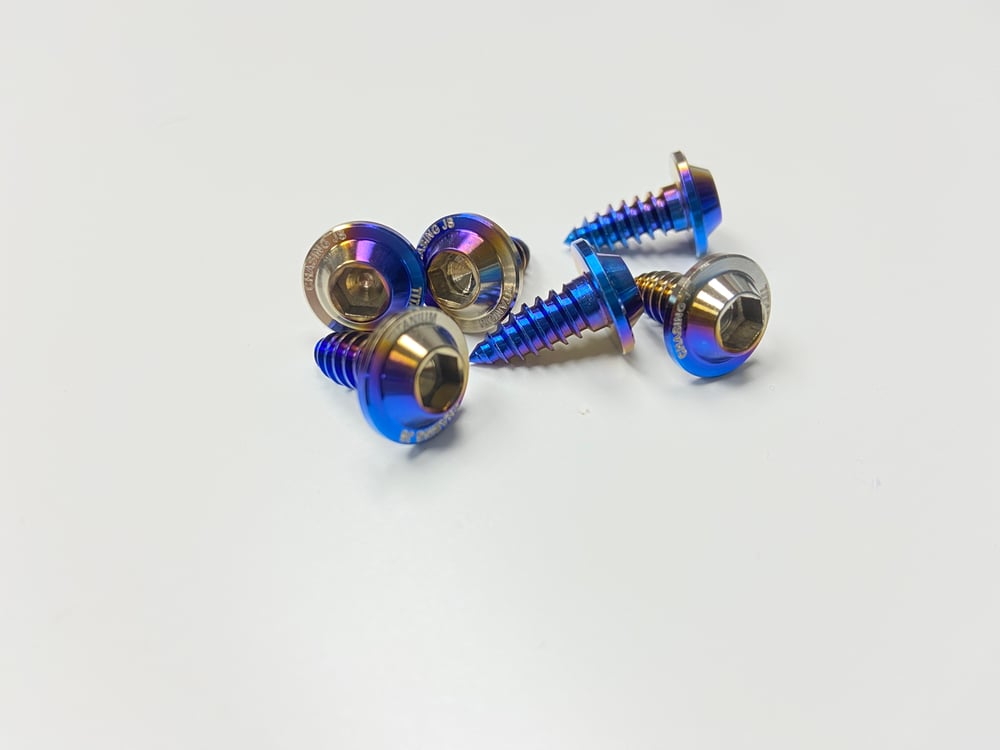 Titanium Bolts Chasing JS