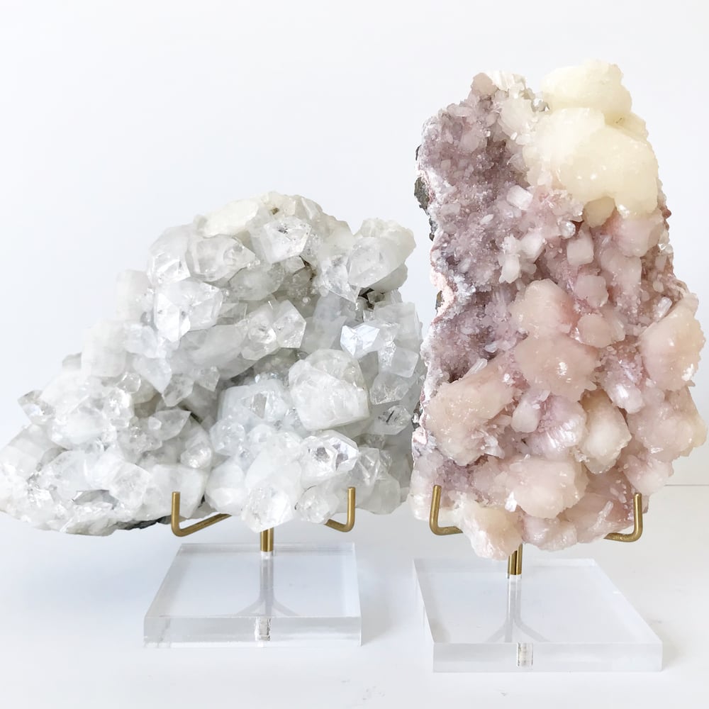Image of Apophyllite no.95 + Lucite and Brass Stand