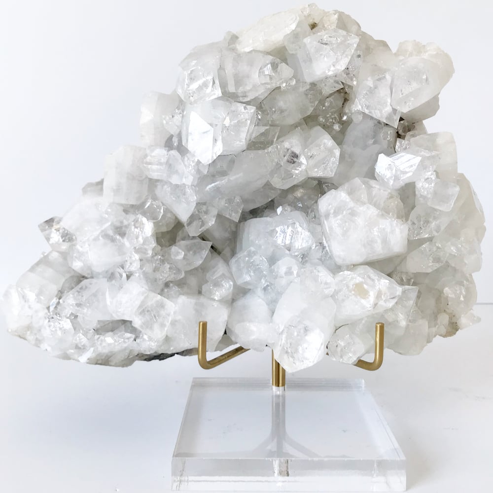 Image of Apophyllite no.95 + Lucite and Brass Stand