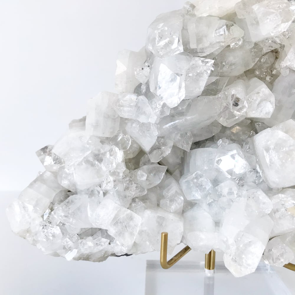 Image of Apophyllite no.95 + Lucite and Brass Stand