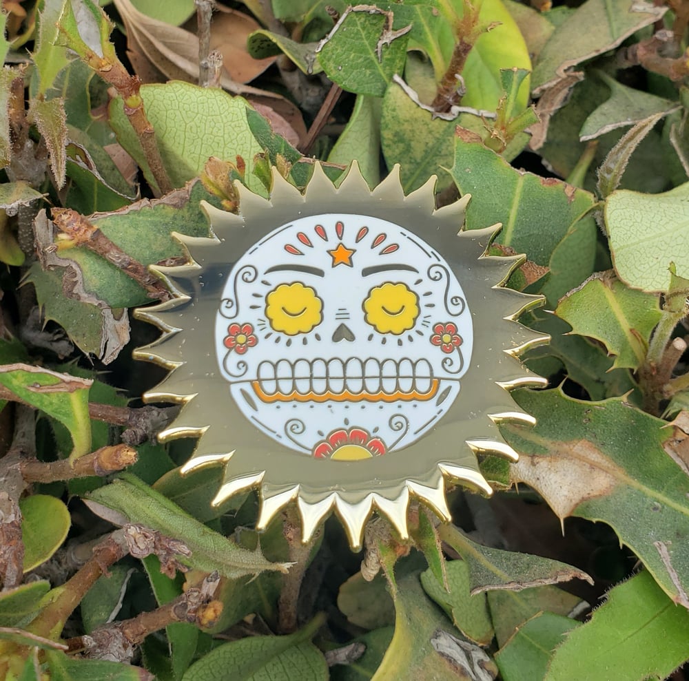 El Sol Calavera Enamel Pin