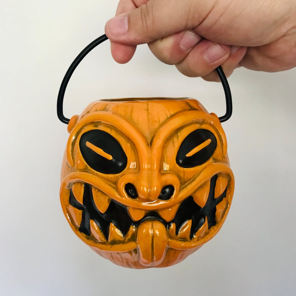 TRICK OR TIKI Limited Edition Halloween Pumpkin Pail 16oz Tiki Mug w/ Movable Handle