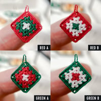 Image of Christmas Granny Potholder in 1:12 scale (1 piece)
