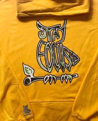 Image 2 of Stay Focused Hoody Gold