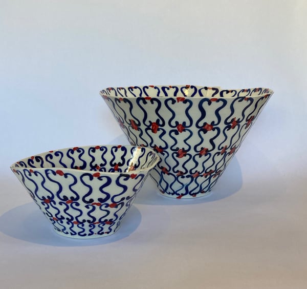 Image of Large and medium bowls blue scroll pattern