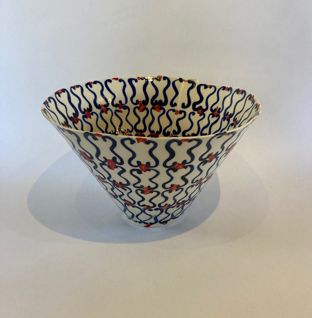 Image of Large and medium bowls blue scroll pattern