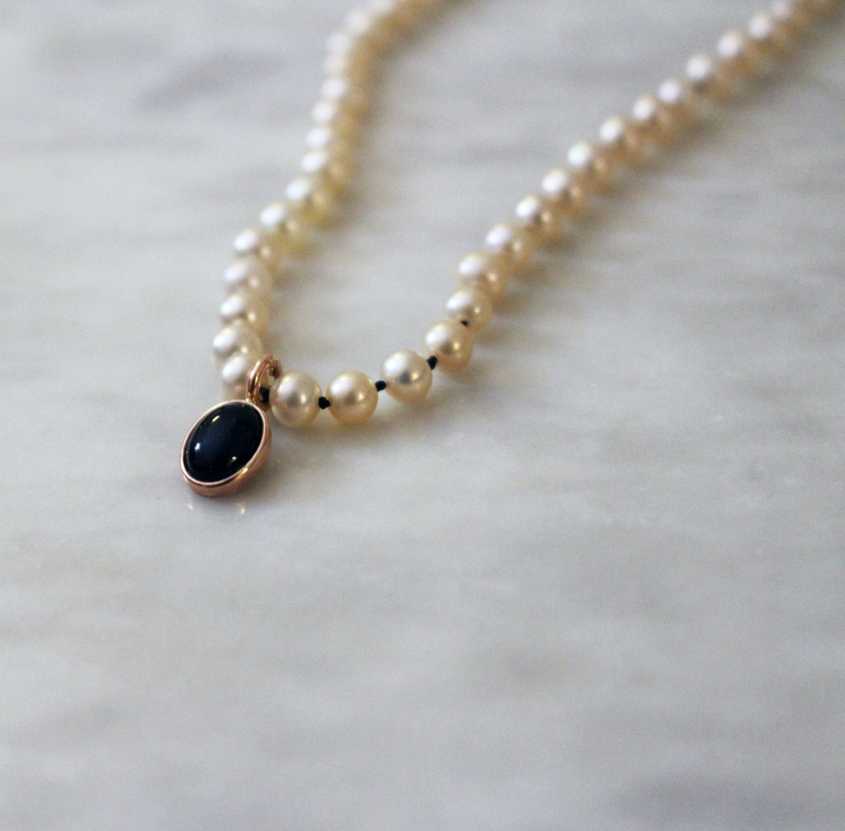 Image of victorian pearl choker with onyx pendant