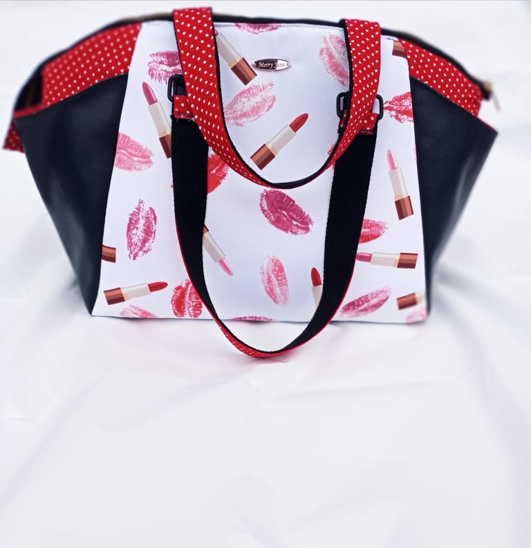 Boss Lady (Commuter bag) Image 2