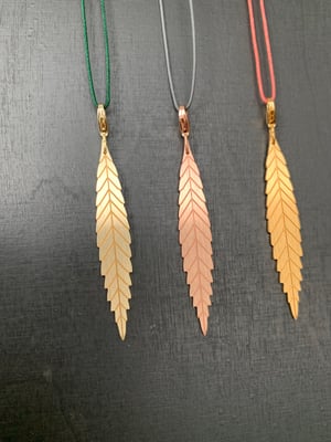 Image of little leaf_cannabis sativa_gelbgold