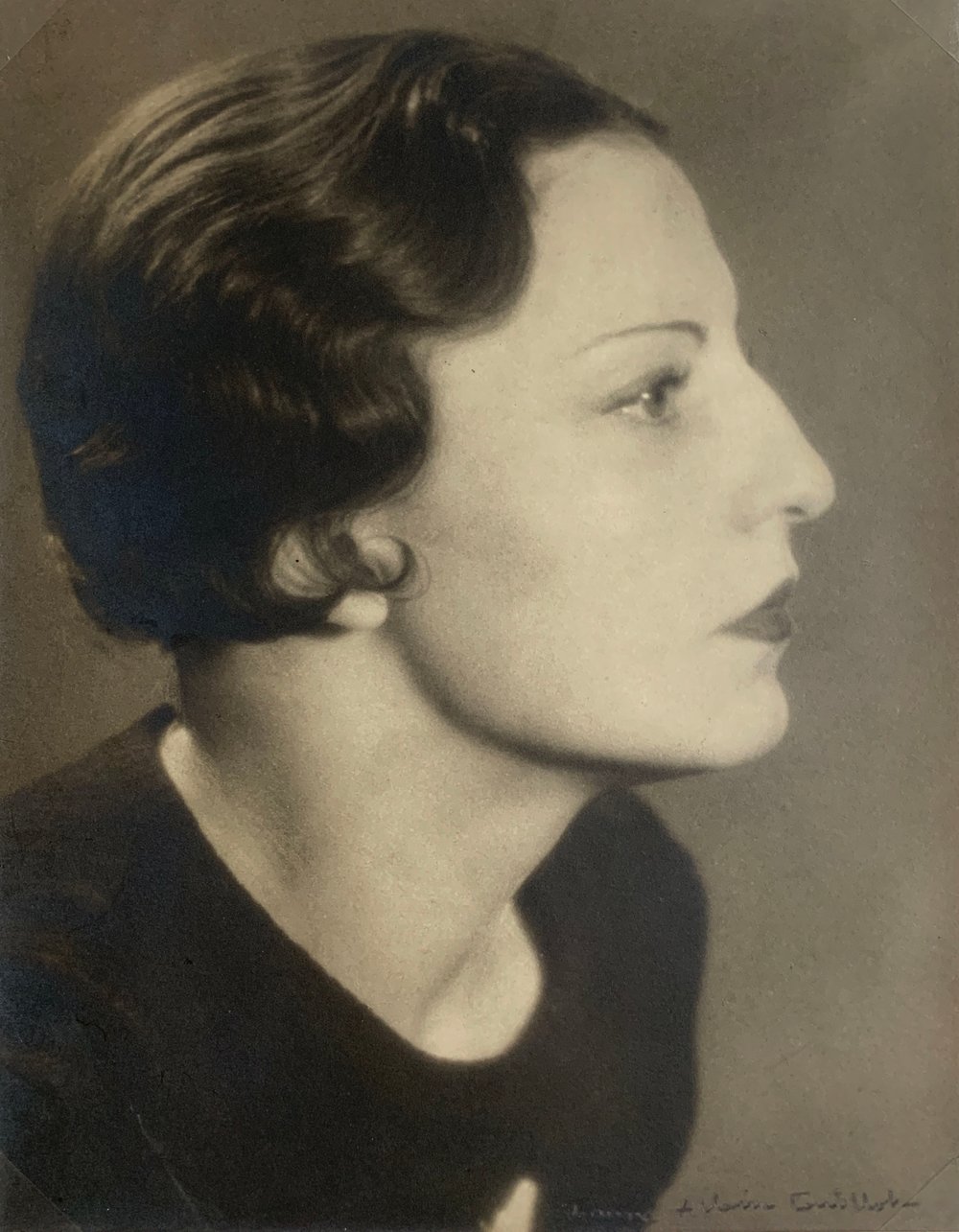 Laure ALBIN-GUILLOT - Portrait de femme, c.1930