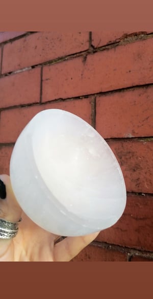 Image of Selenite charging bowl