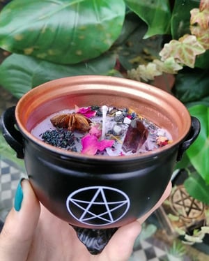 Image of Cauldron crystal candle - limited addition