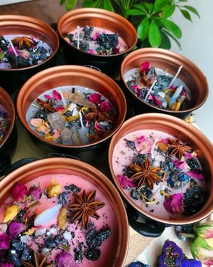 Image of Cauldron crystal candle - limited addition