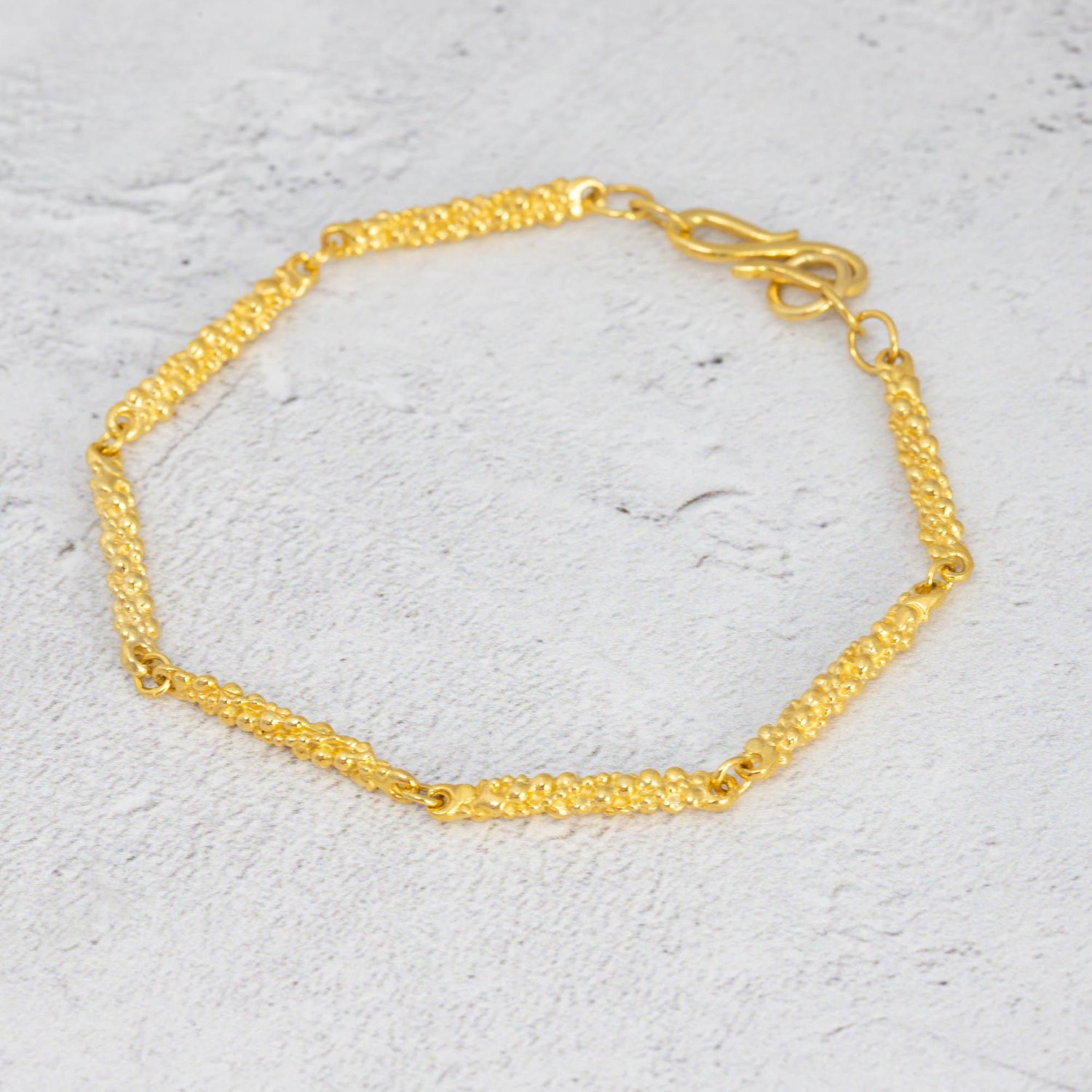 Image of 9ct Gold Stark Bracelet