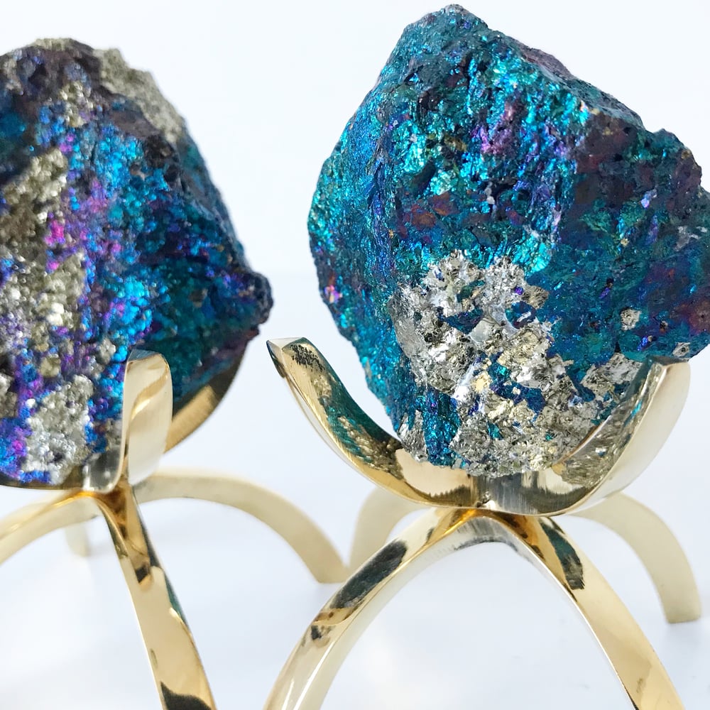 Image of Peacock Ore no.33 + Brass Claw Stand