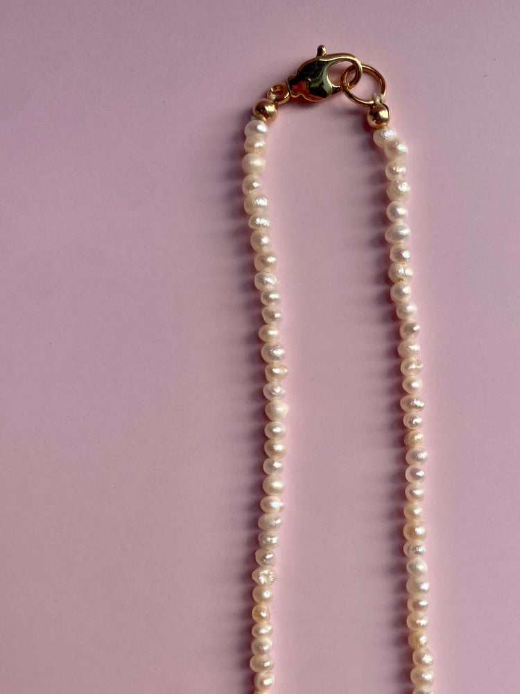 Image of Mini pearl necklace