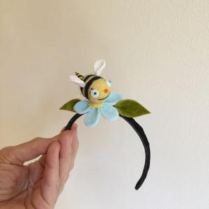 Image of Bumblebee Friend Headband for Blythe 1