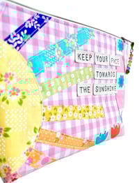 Image 2 of Keep Your Face Towards the Sunshine Pouch - PINK