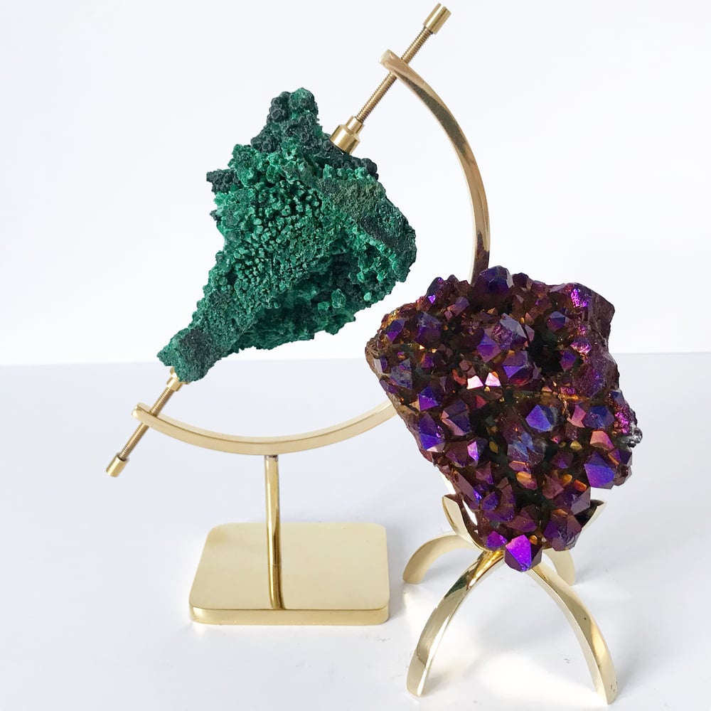 Image of Fibrous Malachite no.135 + Brass Arc Stand