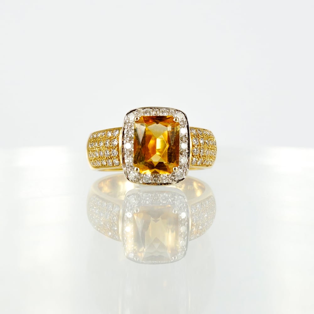 Image of 18ct yellow gold large citrine and grain set diamond cocktail ring. Pj5669