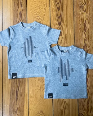 Image of Babyshirt mit Wunschnamen – Das Shirt, das spricht
