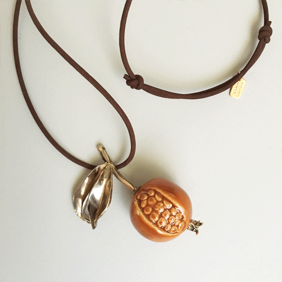 Image of Pomegranate 230€ TTC