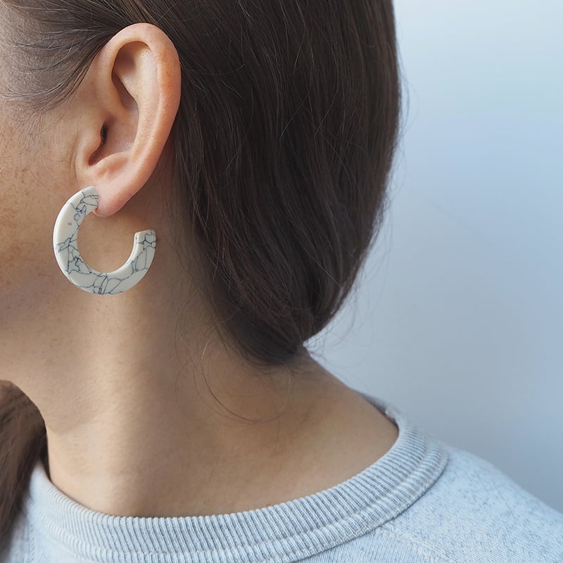Image of Marmaro Midi Hoop Earrings