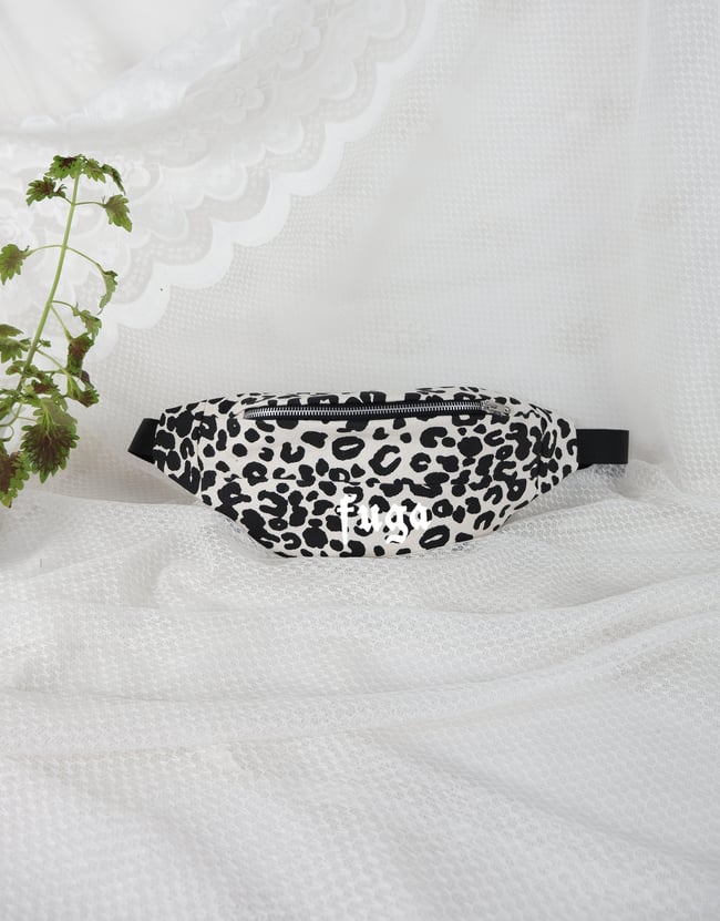 Manifesto cross bag in black