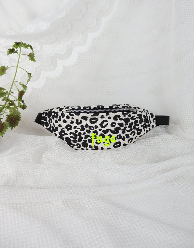 Manifesto cross bag in black