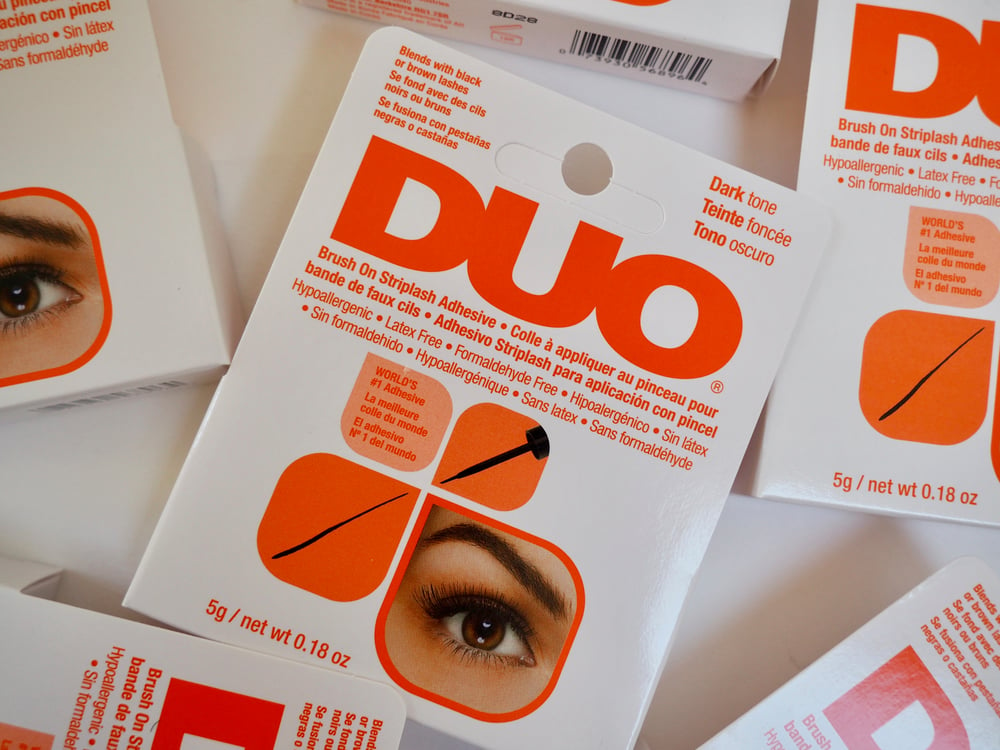 Image of  Duo Brush On Striplash Adhesive- Dark 5g. 