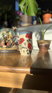 Image 6 of Poppy mug 01