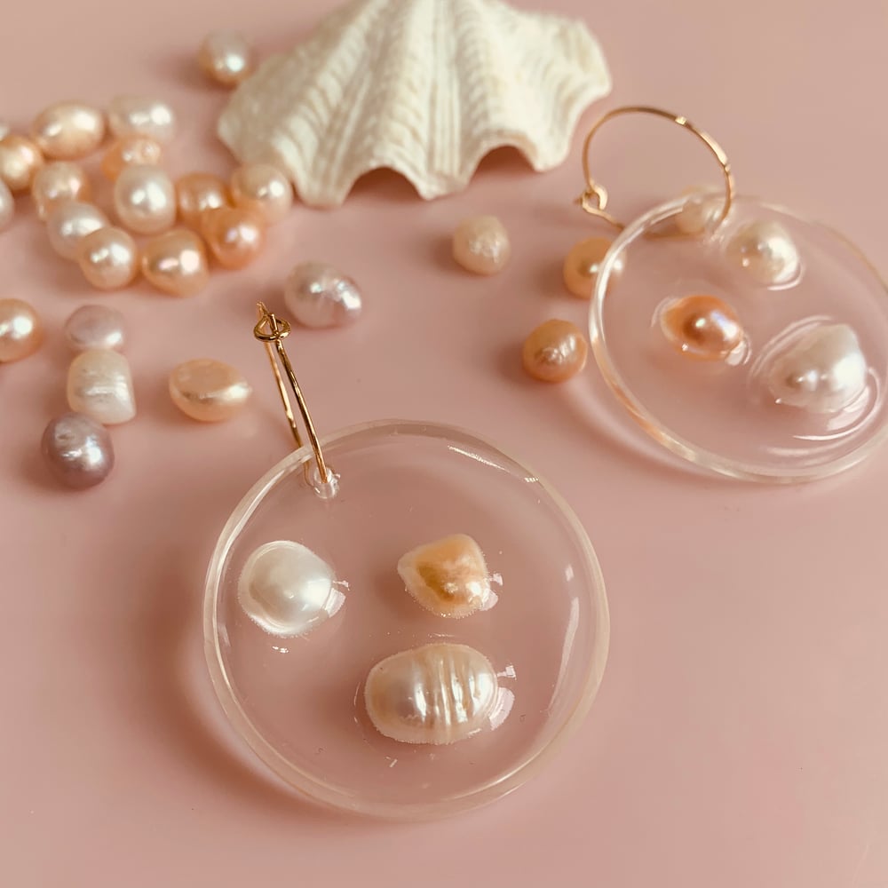 Image of Resin Circles with Pearls