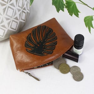 Image of Leather Curved Purse - Monstera Tan