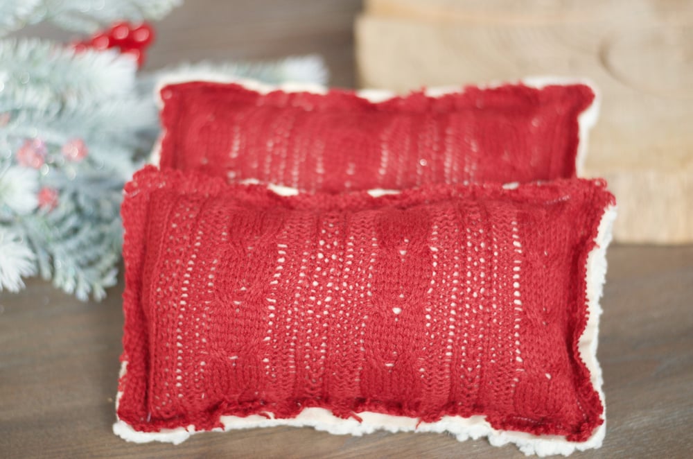 Image of Red knit  2 sided pillow