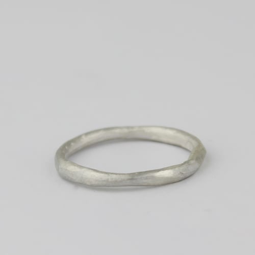 Image of THE MINI ORGANIC RING IN SILVER