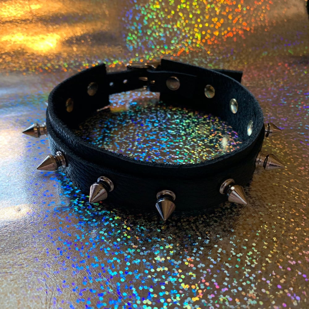 Image of Small spiked choker 