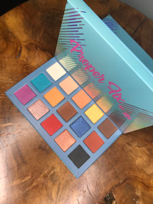 Image of FALL BACK Eyeshadow Palette 
