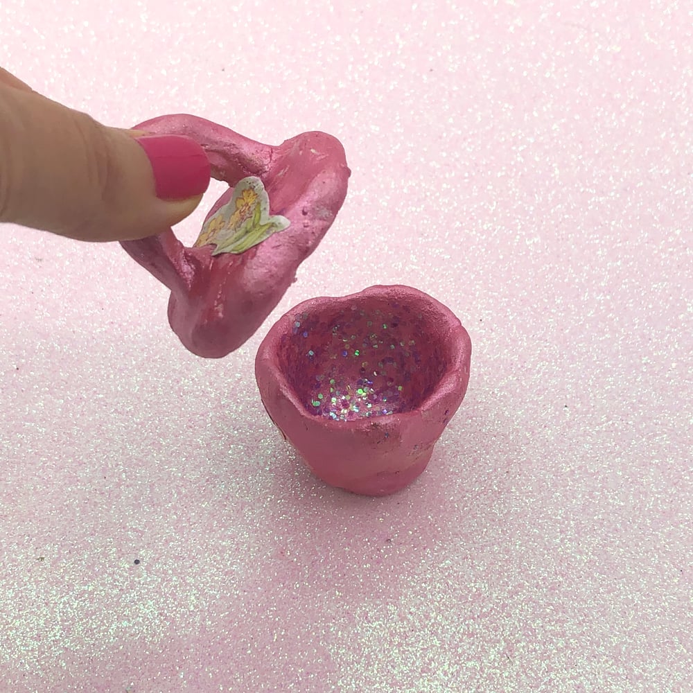 Image of Little cherry basket 