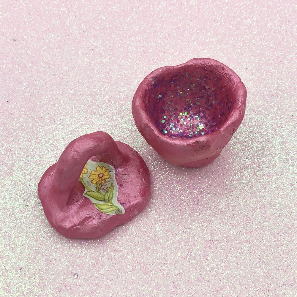 Image of Little cherry basket 