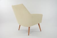 Image 3 of Coquille carrée ivoire piètement bois