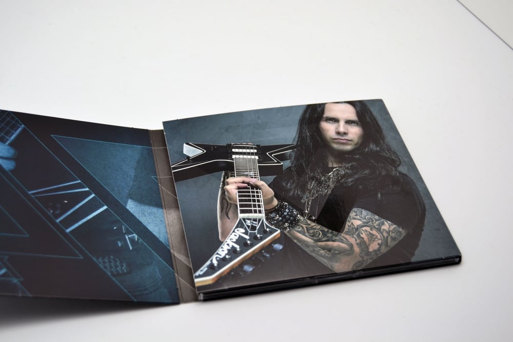 GUS G. - Fearless SIGNED (Digipak Cd) + Guitar Pick!