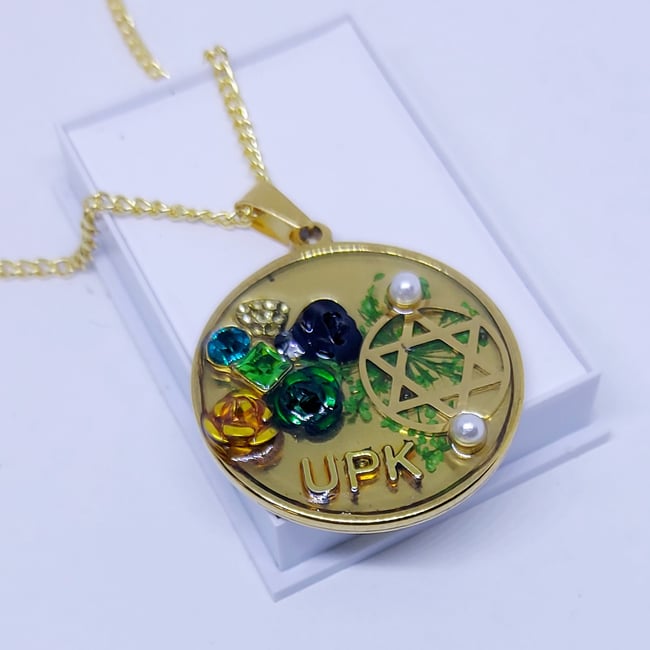 'UPK' dawada mounted pendant chain | gold