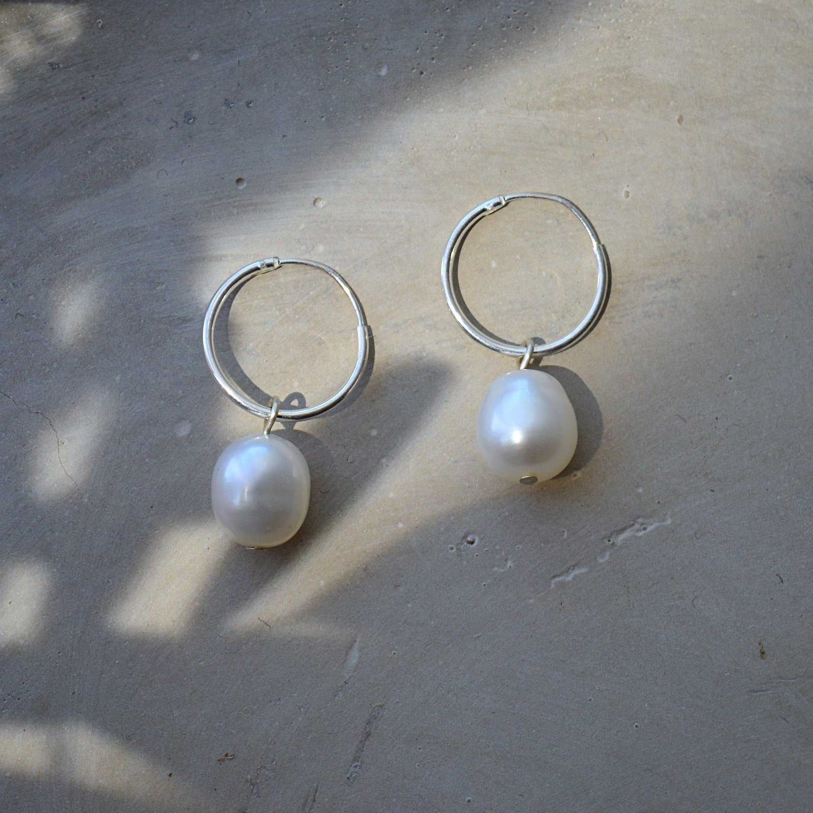 freshwater pearl hoops