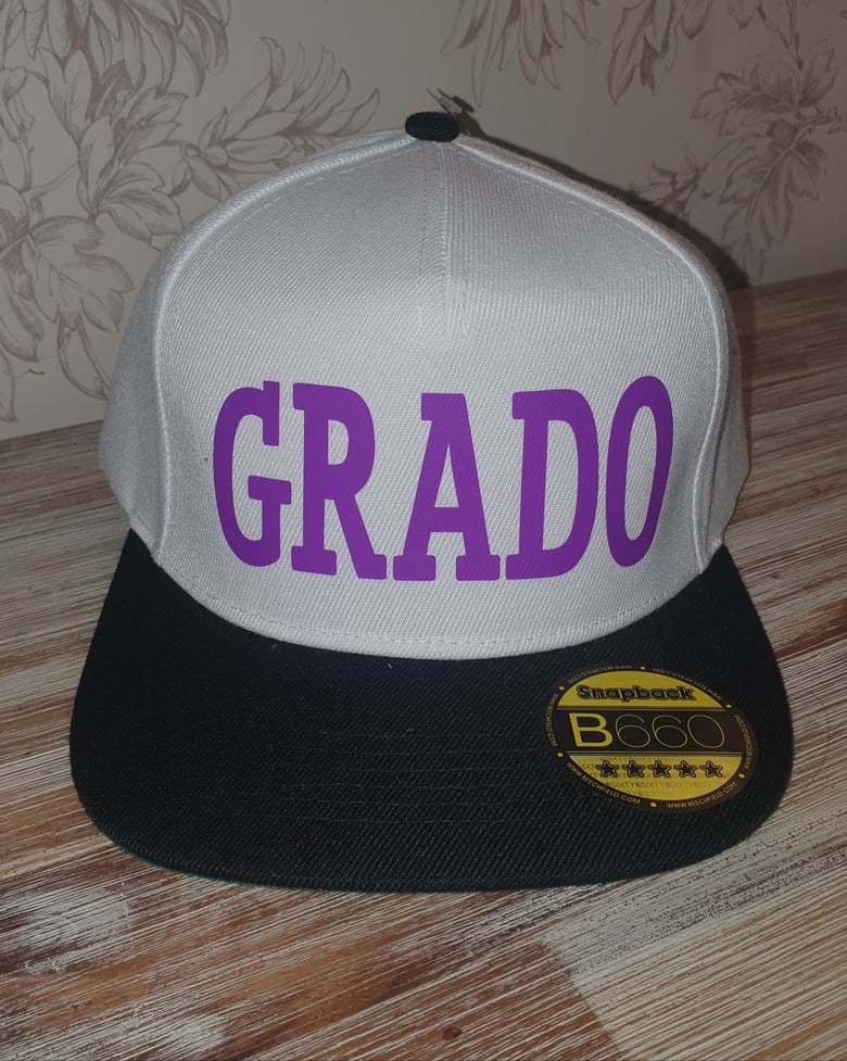 Image of Grado Snapback Cap (white & purple)