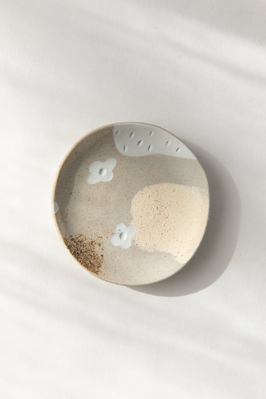 Image of Beige with white flowers - Jewelry Dish
