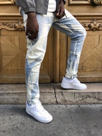 Image 2 of Acid Wash Jean J1