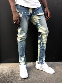 Image 3 of Acid Wash Jean J2