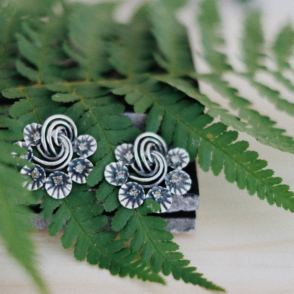 Image of Boucles d'oreilles DAPHNÉ plaquées argent vieilli