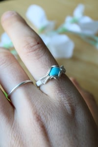 Image 4 of Size 7.5 Turqoise Silver Ring
