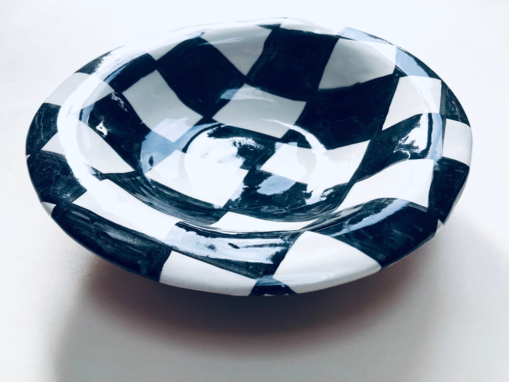 Image of CHEQUERED MEDIUM BOWL 